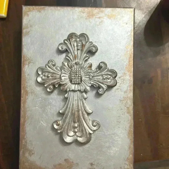 HANDMADE CUSTOM ORDER 
-HOLY BIBLE 
OLD & NEW TESTAMENT 
KING JAMES VERSION
5018 - Picture 2 of 5